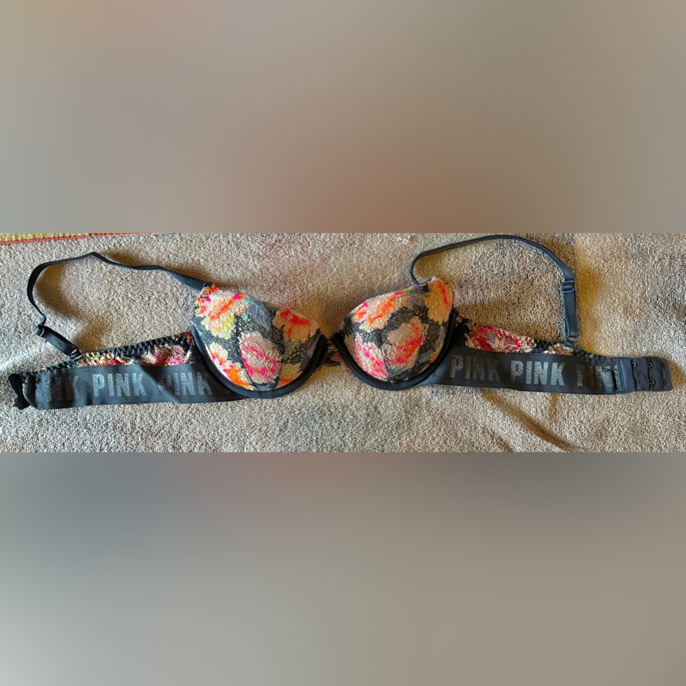Pink lace push-up bra- Great condition